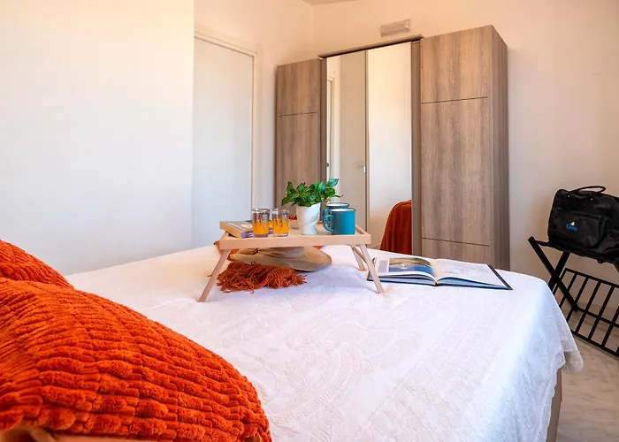 Sunflower Willa Alghero